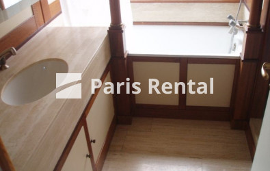 Salle de bains - 
    3ème arrondissement
  Paris 75003
