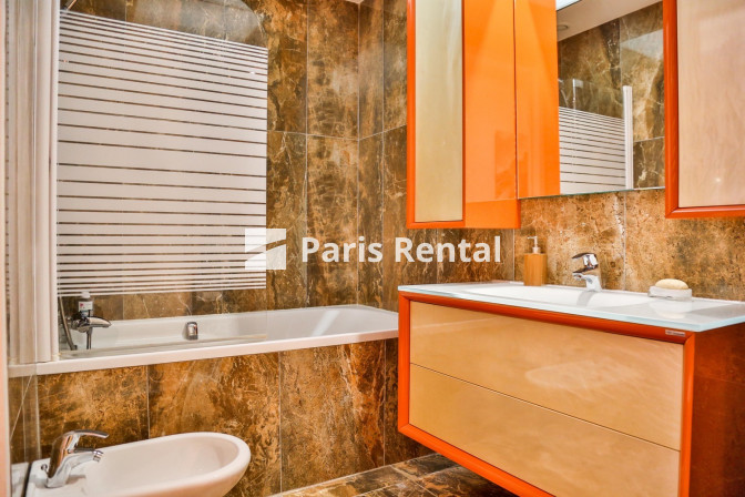 Salle de bains 1 - 
    17ème arrondissement
  Plaine-Monceau, Paris 75017
