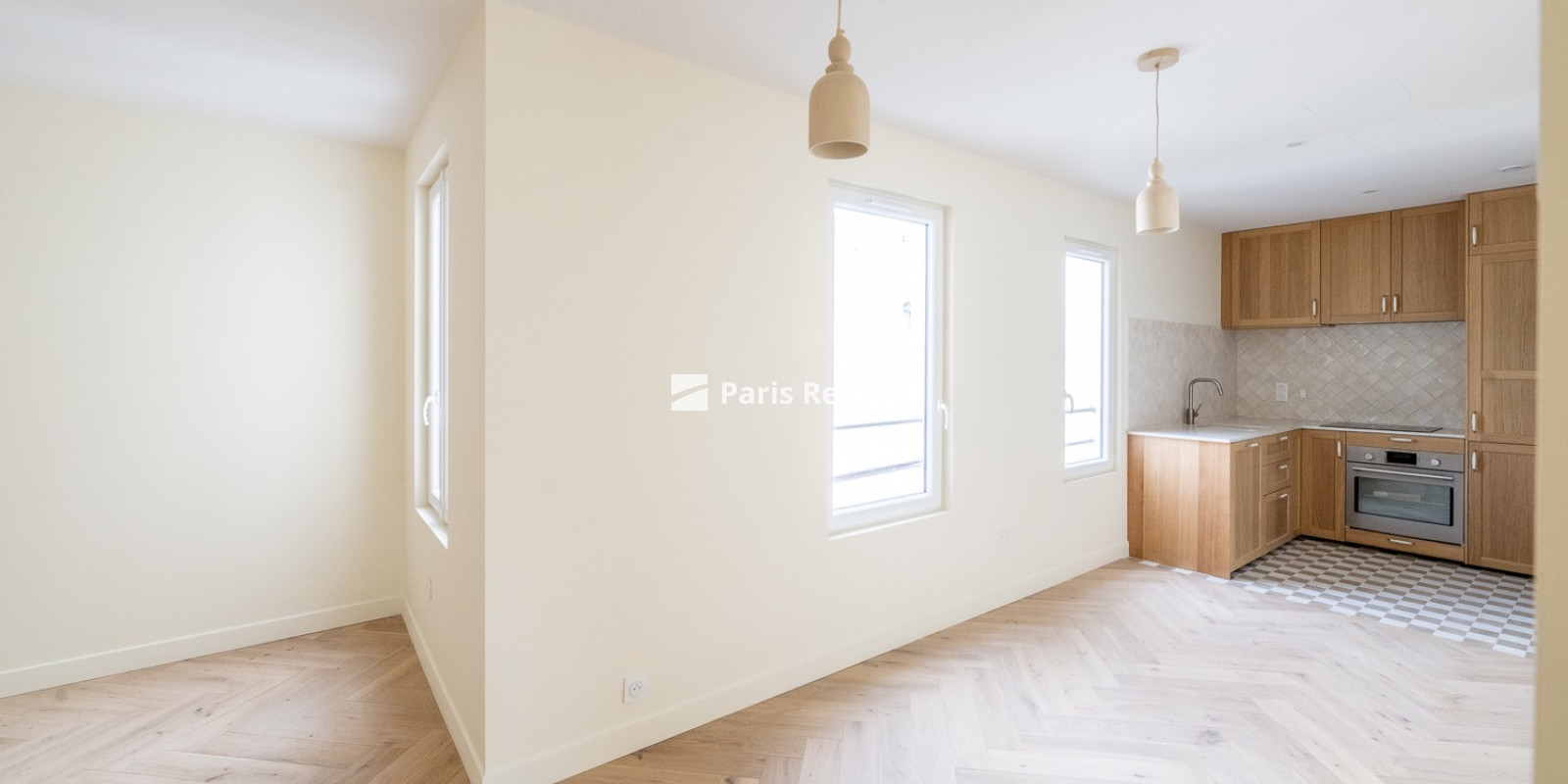  - 
    8ème arrondissement
  Saint Lazare, Paris 75008
