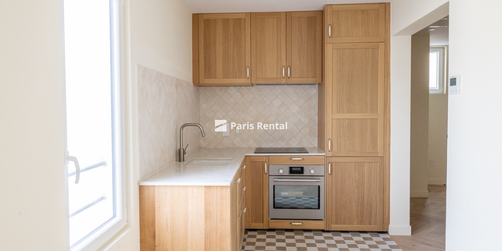  - 
    8ème arrondissement
  Saint Lazare, Paris 75008

